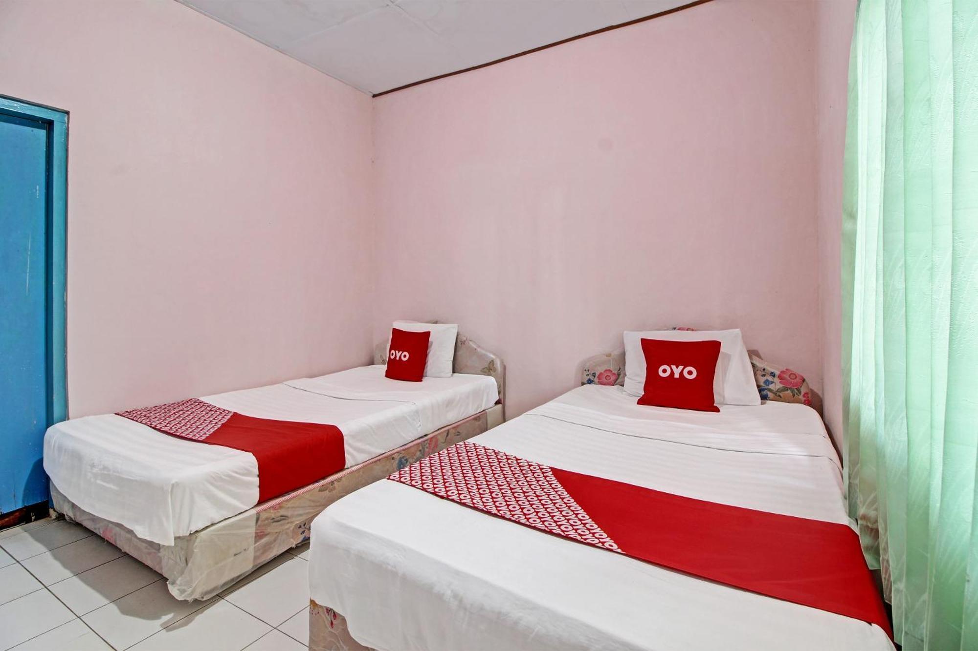 Oyo 92761 Hotel Sendang Asri Wonogiri Exterior foto