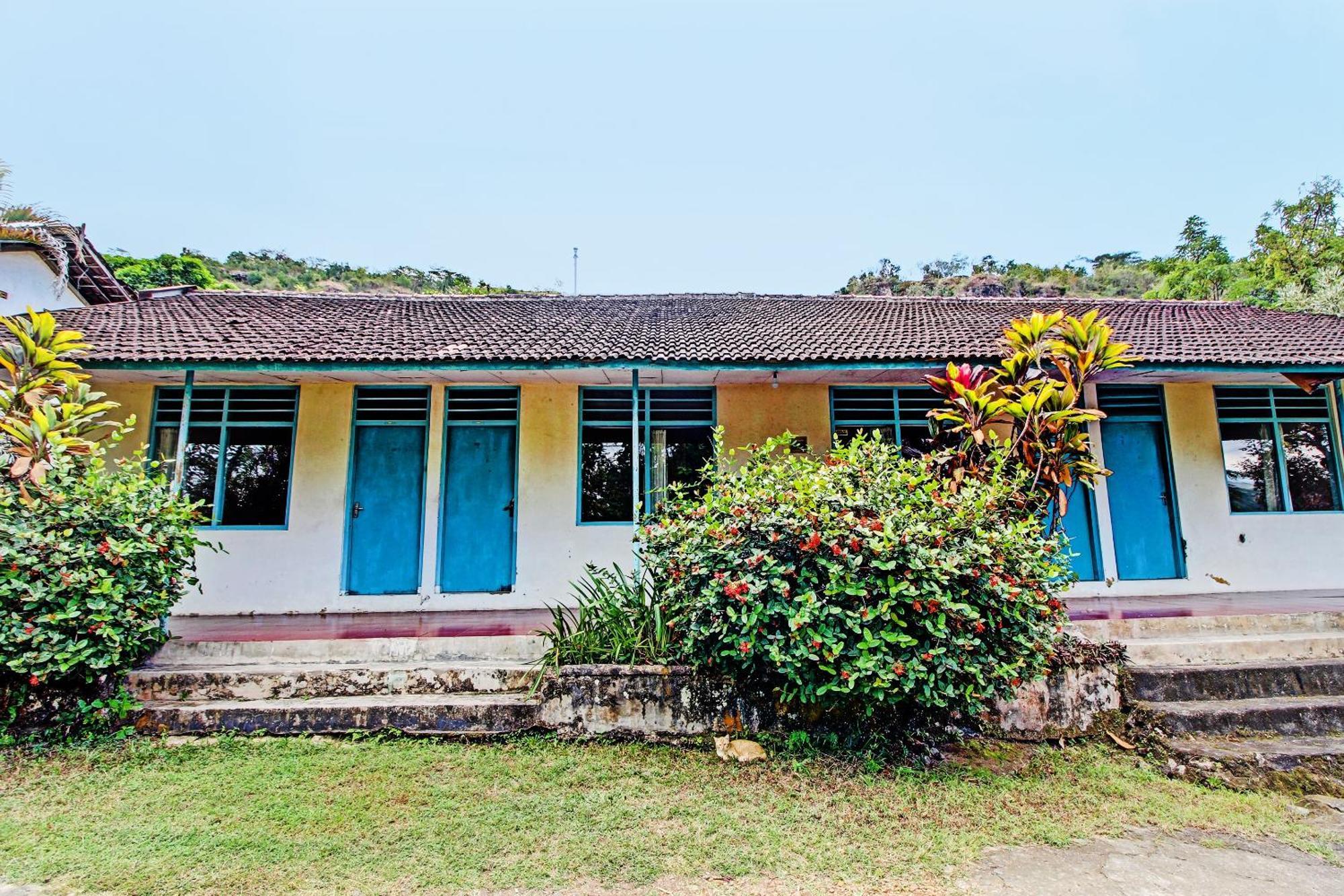 Oyo 92761 Hotel Sendang Asri Wonogiri Exterior foto